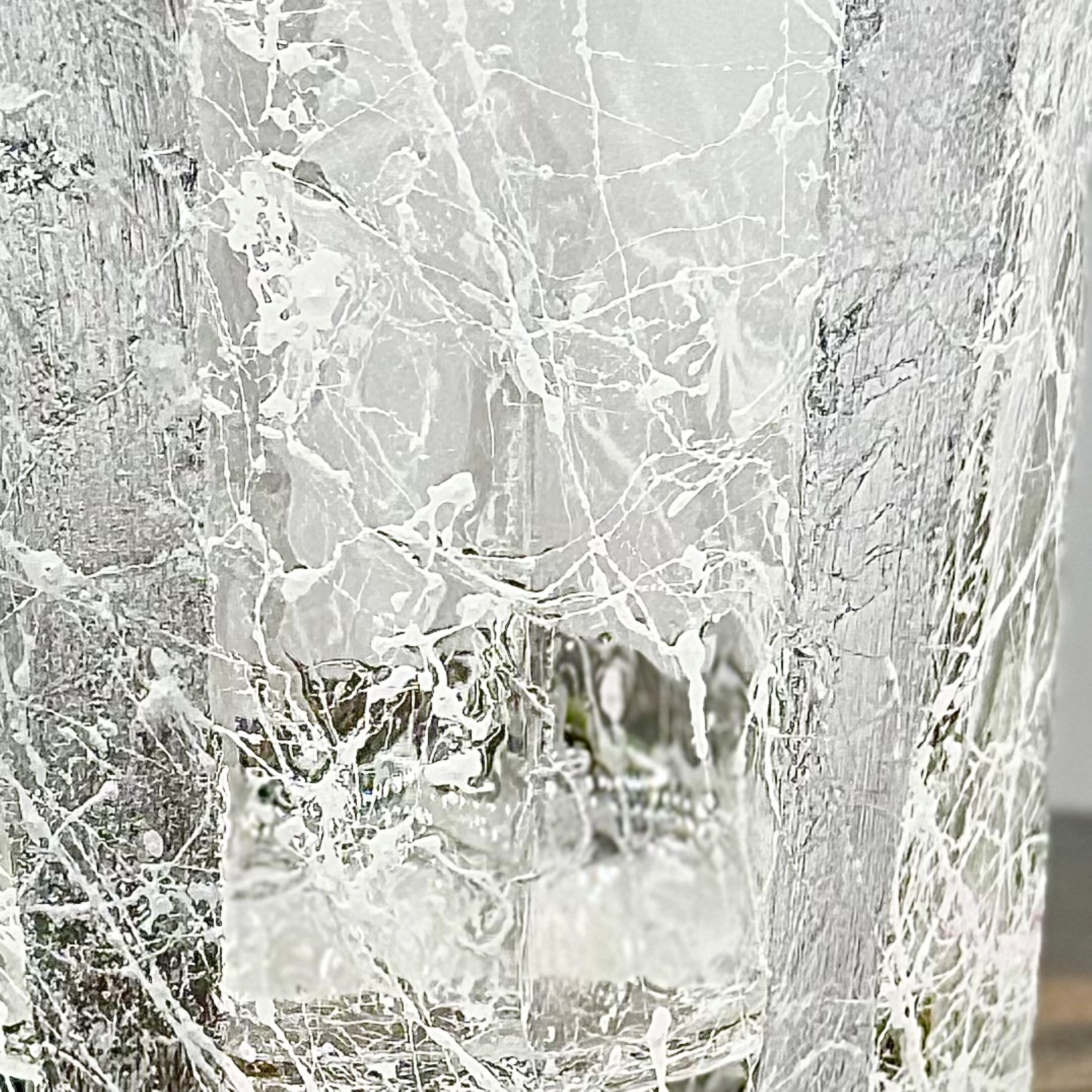 Silver Crackled Rock Glass